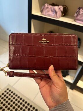 NWT! Coach CT083 Women's Long Zip Around Wallet Wine Crocodile Embossed Leather